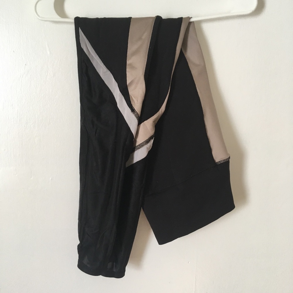 LAST CALL ALO HR mesh/paneled legging GUC